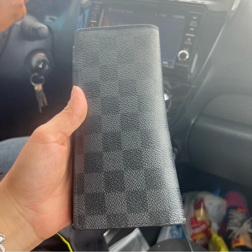 Louis Vuitton very good